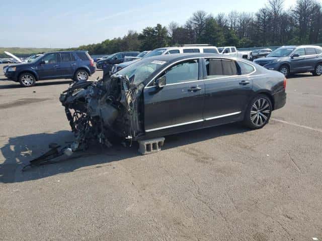 2023 VOLVO S90