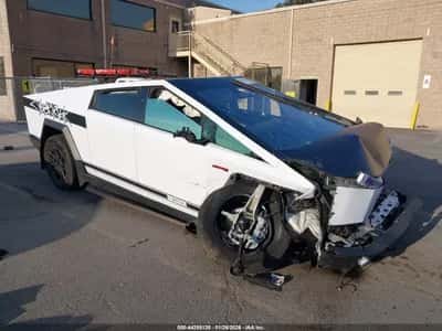 2025 TESLA CYBERTRUCK