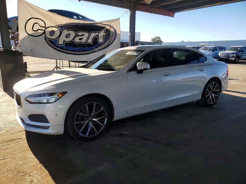 2018 VOLVO S90