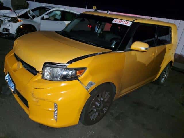 2013 TOYOTA SCION