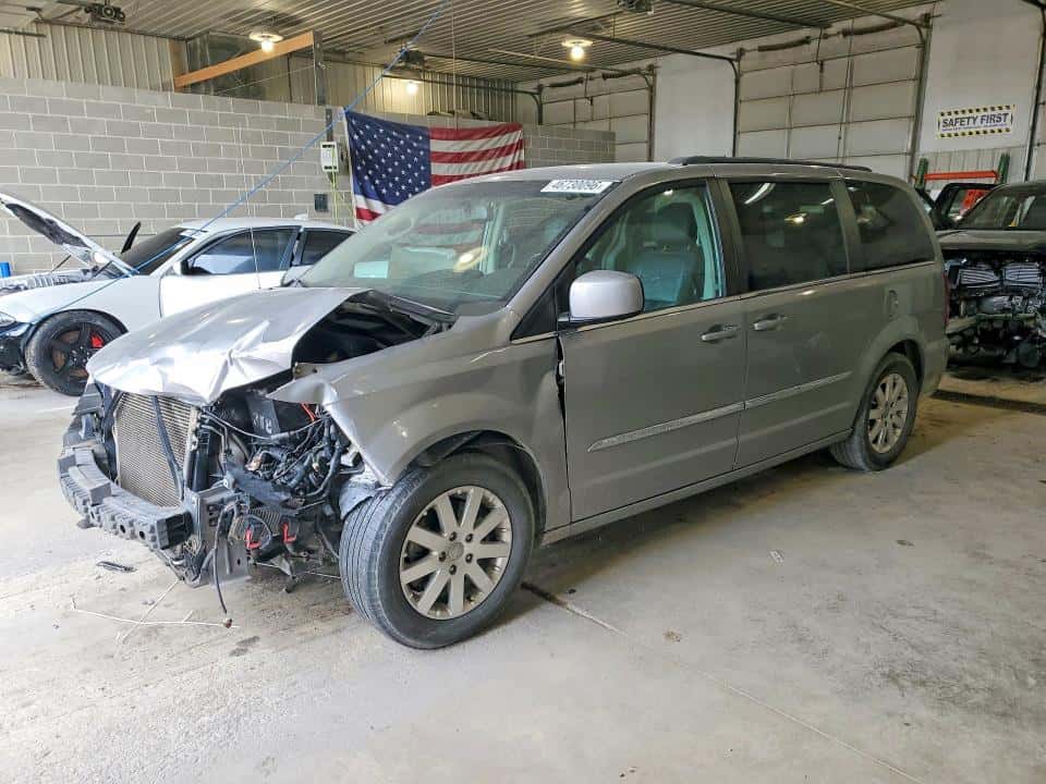 2016 CHRYSLER VOYAGER