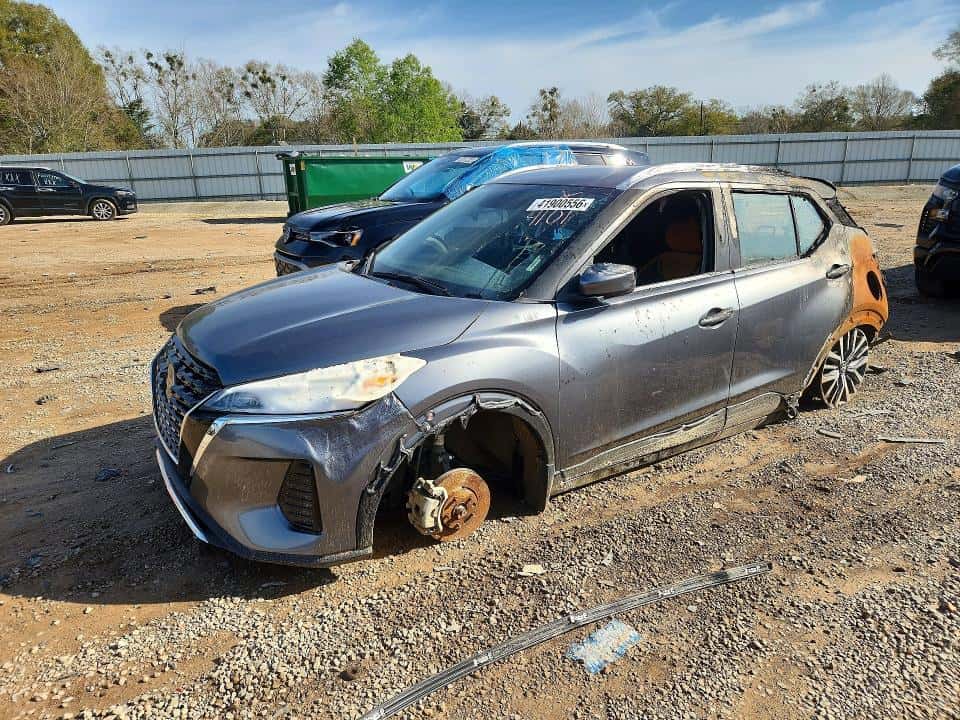 2021 NISSAN KICKS