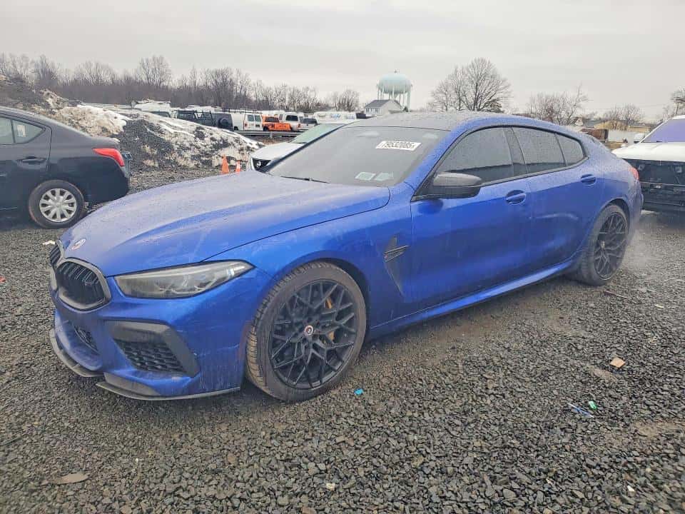 2023 BMW M8
