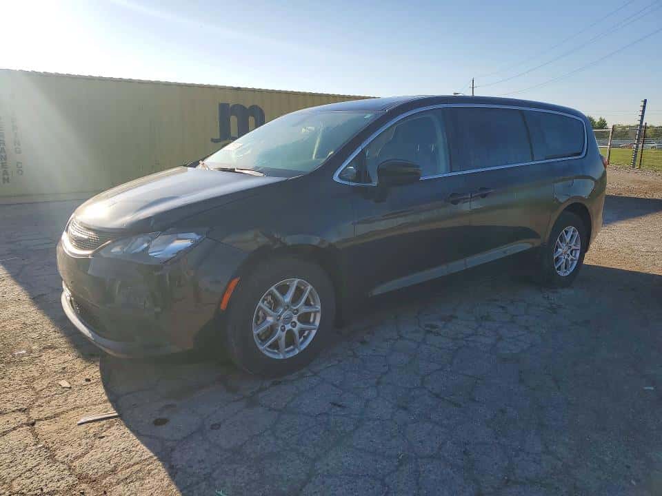 2022 CHRYSLER VOYAGER