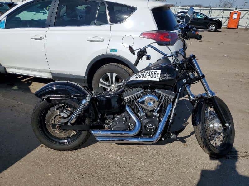 2014 INNE STREET BOB