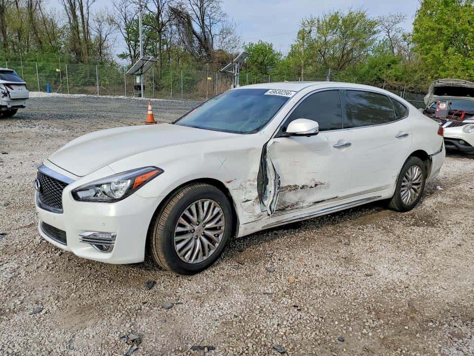 2015 INFINITI Q70