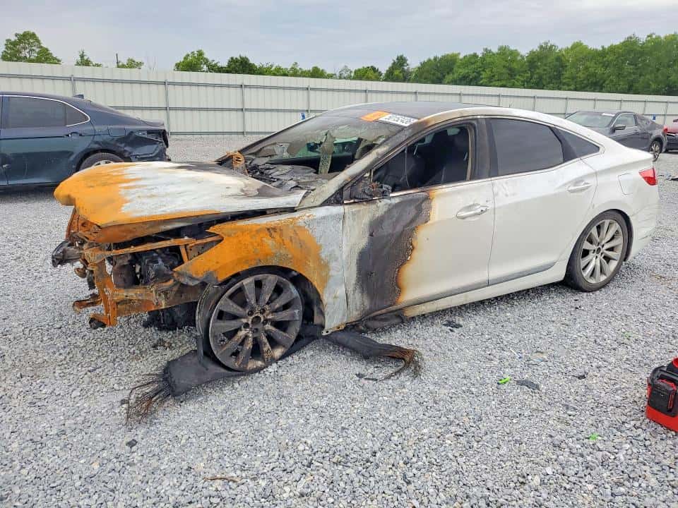 2016 HYUNDAI AZERA