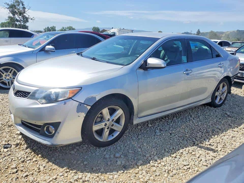 2014 TOYOTA CAMRY