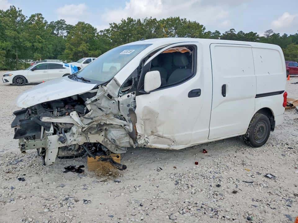 2017 NISSAN NV