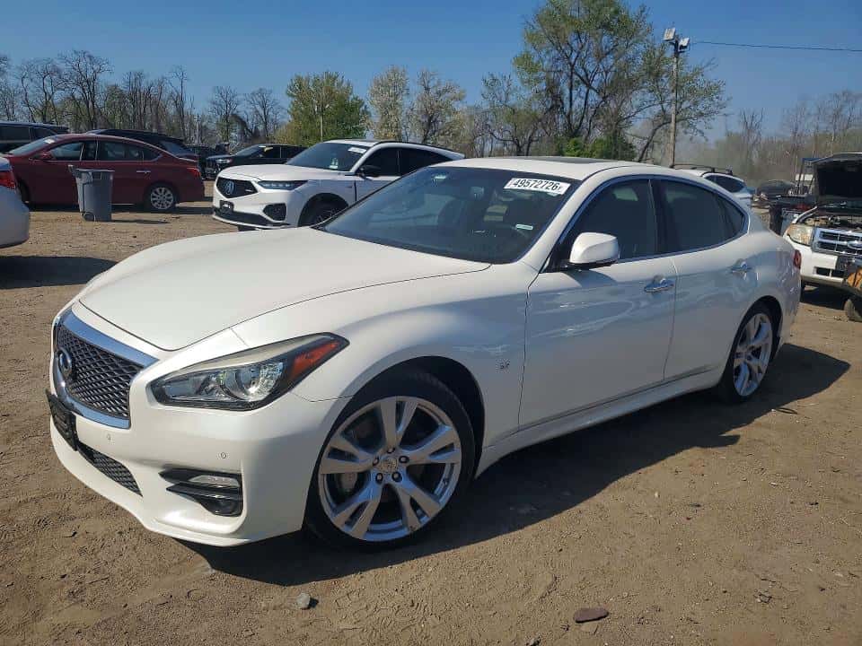 2017 INFINITI Q70