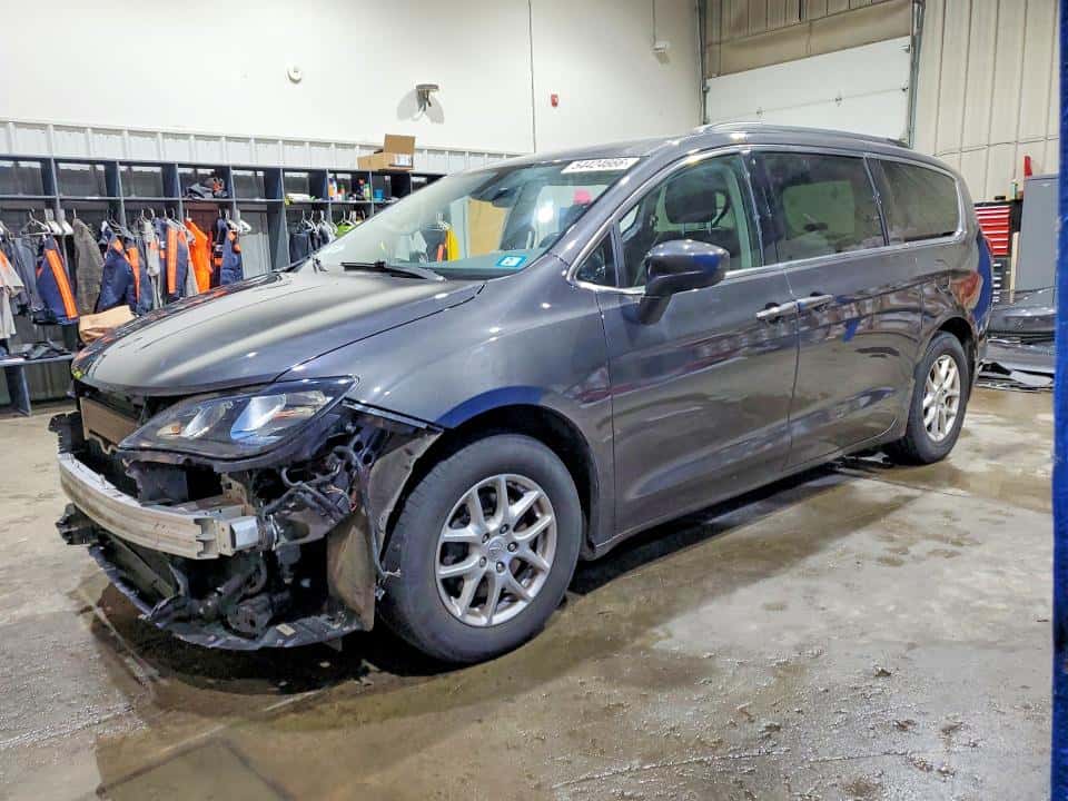 2020 CHRYSLER VOYAGER