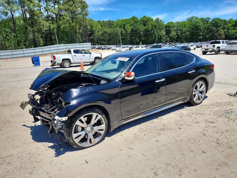 2017 INFINITI Q70