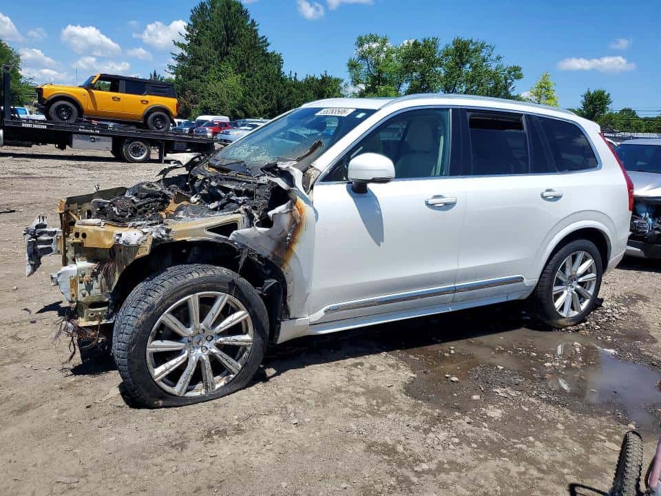 2016 VOLVO XC90