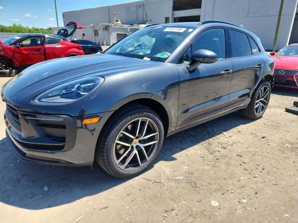 2025 PORSCHE MACAN