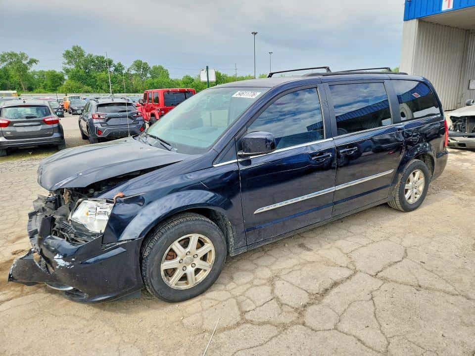 2011 CHRYSLER VOYAGER