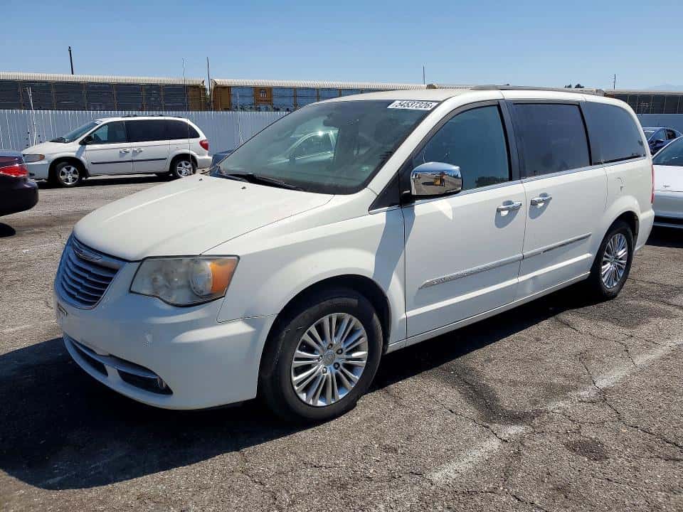 2013 CHRYSLER VOYAGER