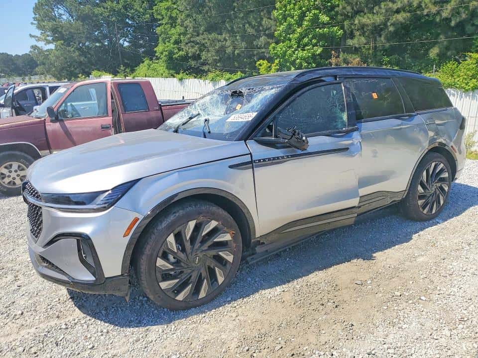2025 LINCOLN NAUTILUS
