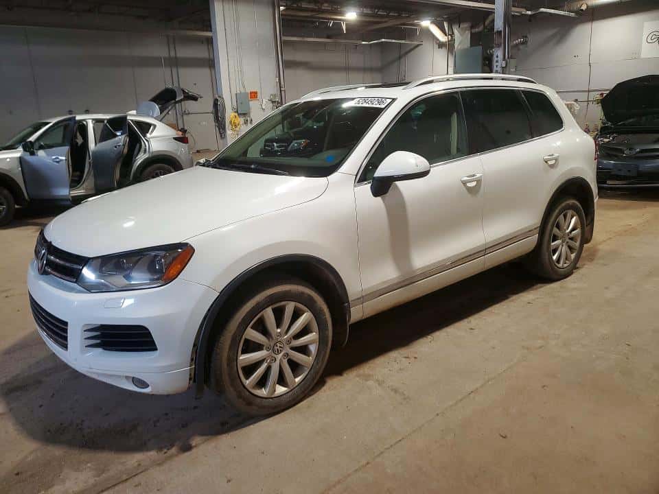 2013 VOLKSWAGEN TOUAREG