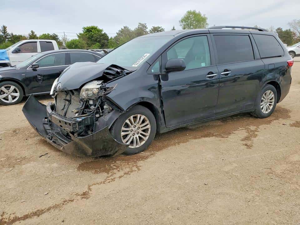 2015 TOYOTA SIENNA