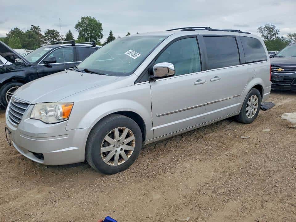 2010 CHRYSLER VOYAGER