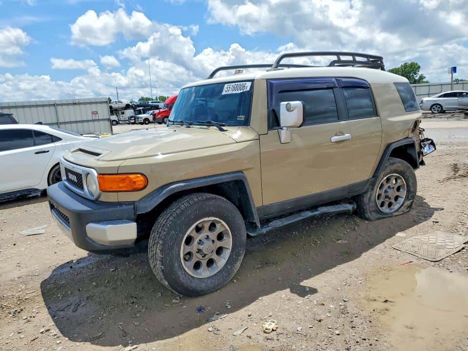 2013 TOYOTA FJ CRUISER