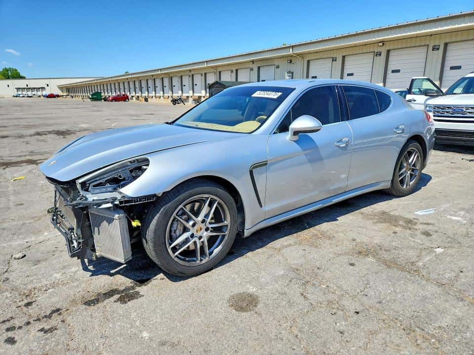 2015 PORSCHE PANAMERA