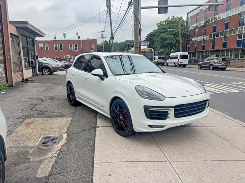 2016 PORSCHE CAYENNE