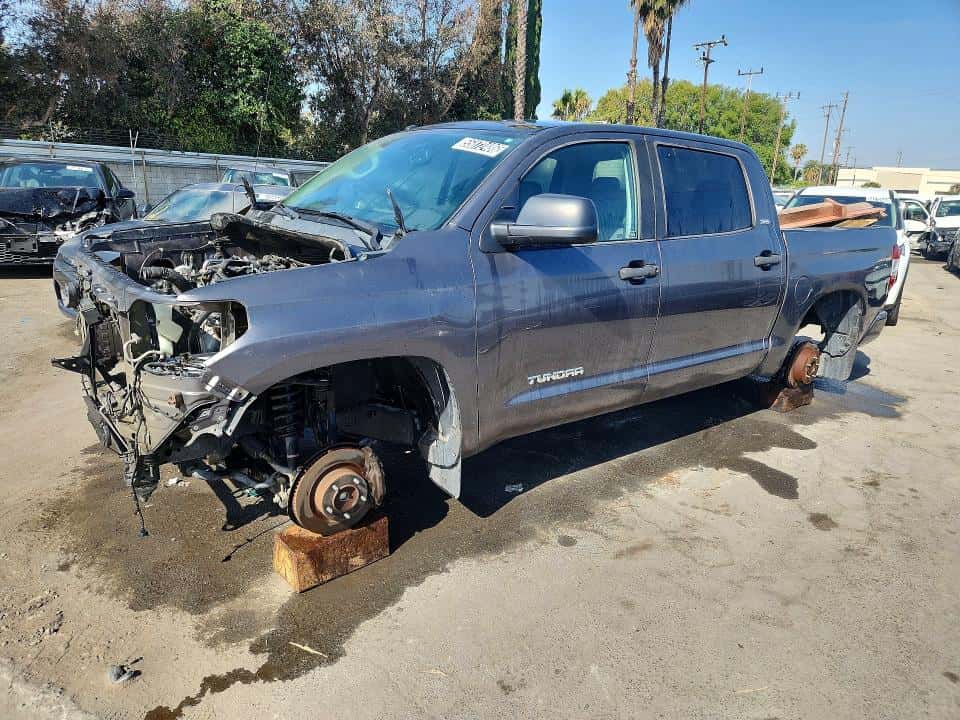 2017 TOYOTA TUNDRA