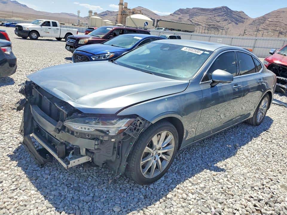2017 VOLVO S90