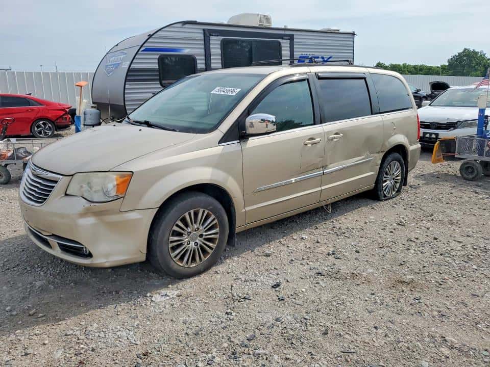 2013 CHRYSLER VOYAGER