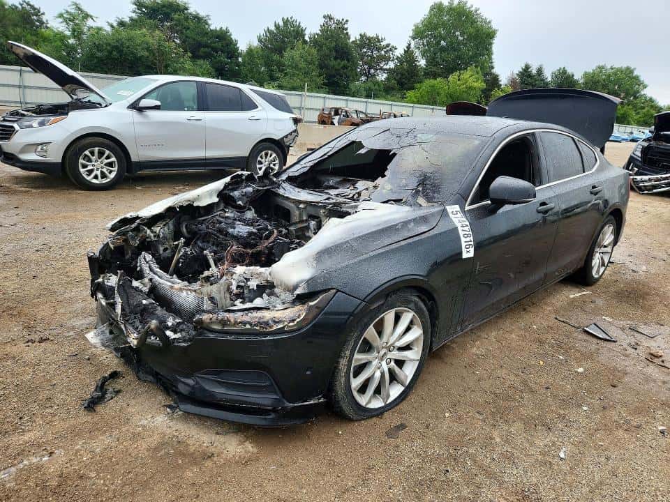 2017 VOLVO S90