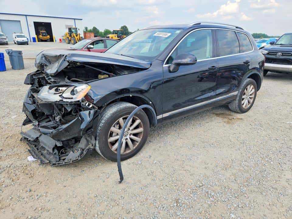 2011 VOLKSWAGEN TOUAREG