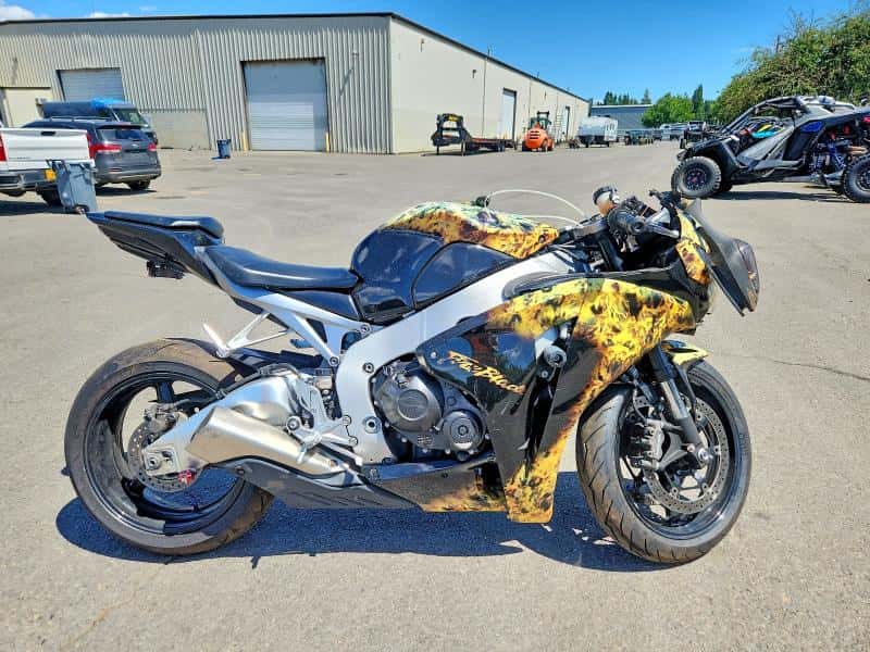 2011 HONDA CBR