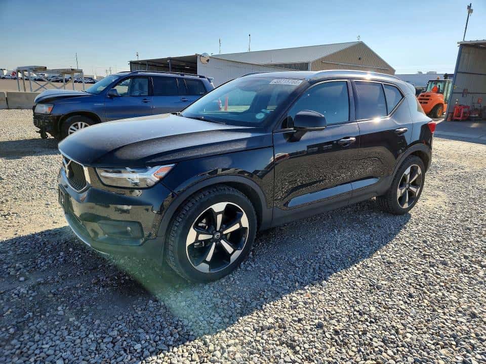 2019 VOLVO XC40