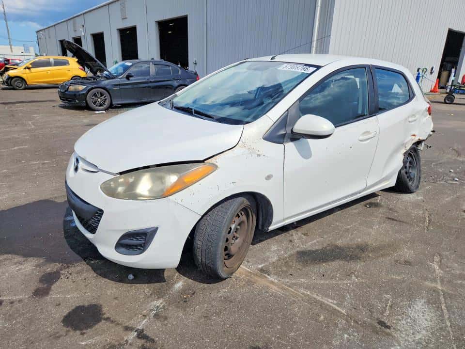 2014 MAZDA 2
