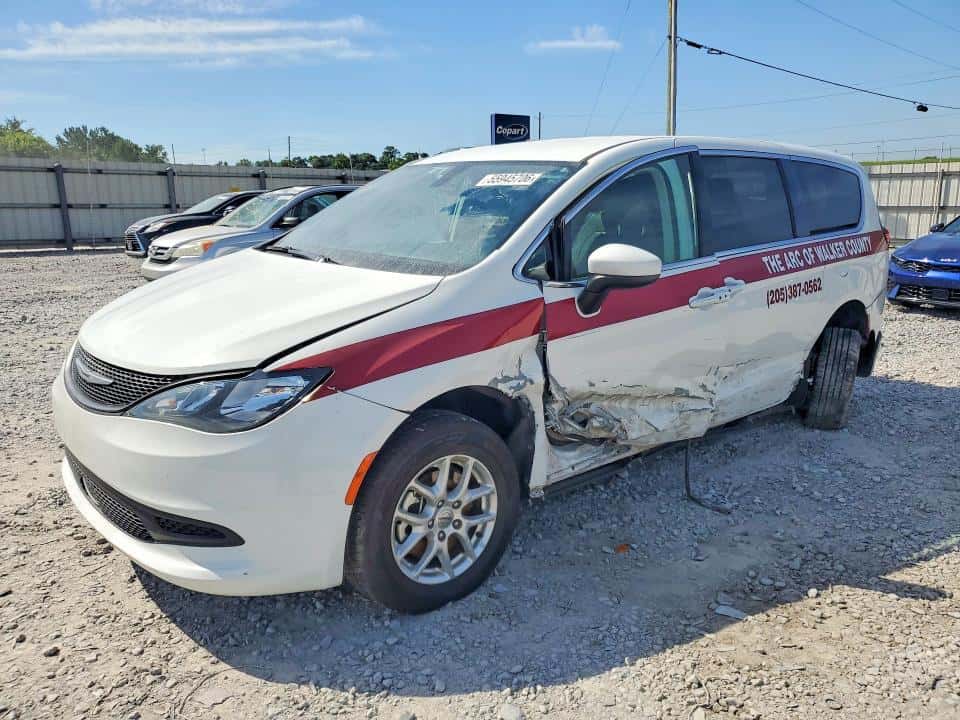 2022 CHRYSLER VOYAGER