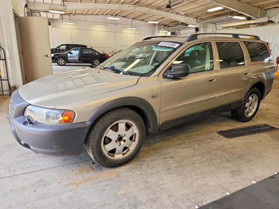 2004 VOLVO XC70