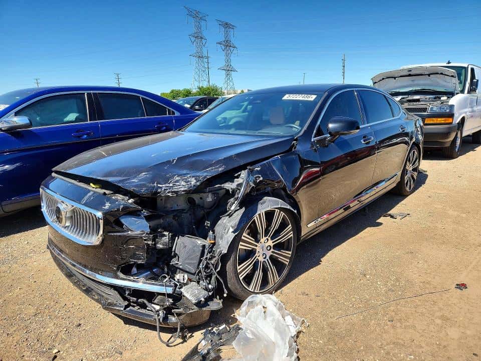 2022 VOLVO S90