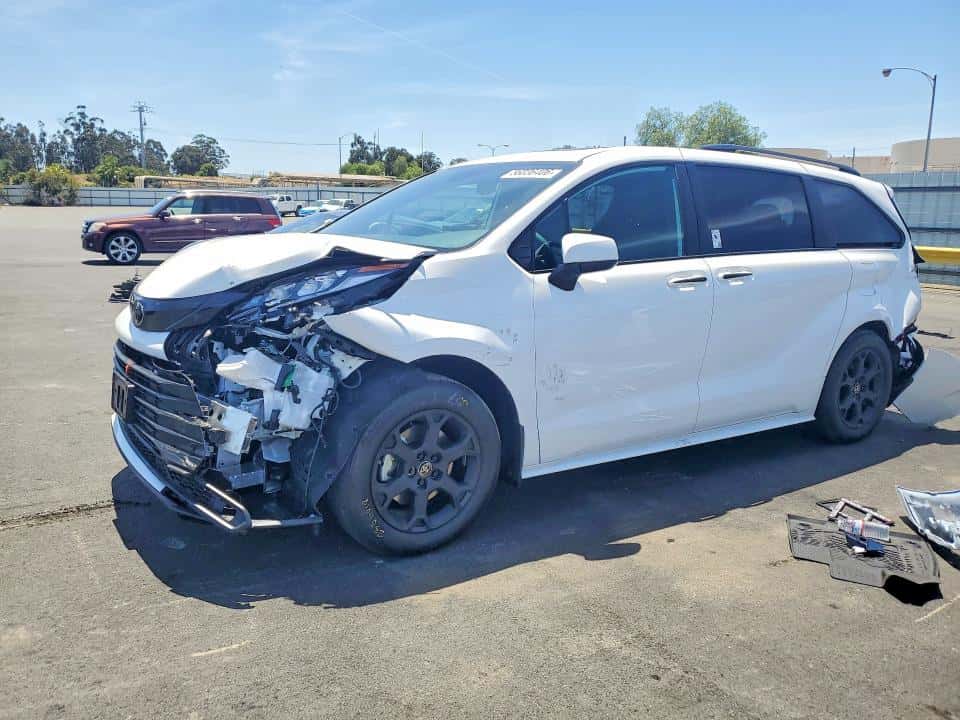 2026 TOYOTA SIENNA