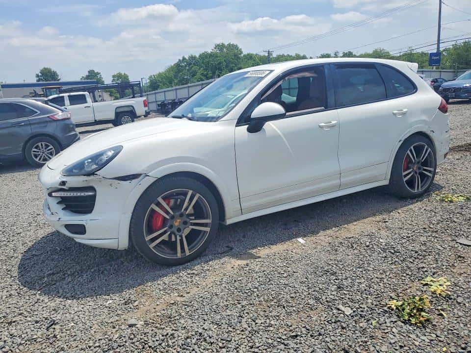 2014 PORSCHE CAYENNE