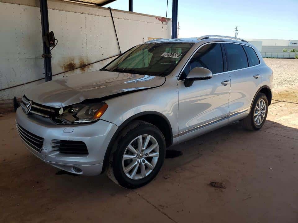 2013 VOLKSWAGEN TOUAREG