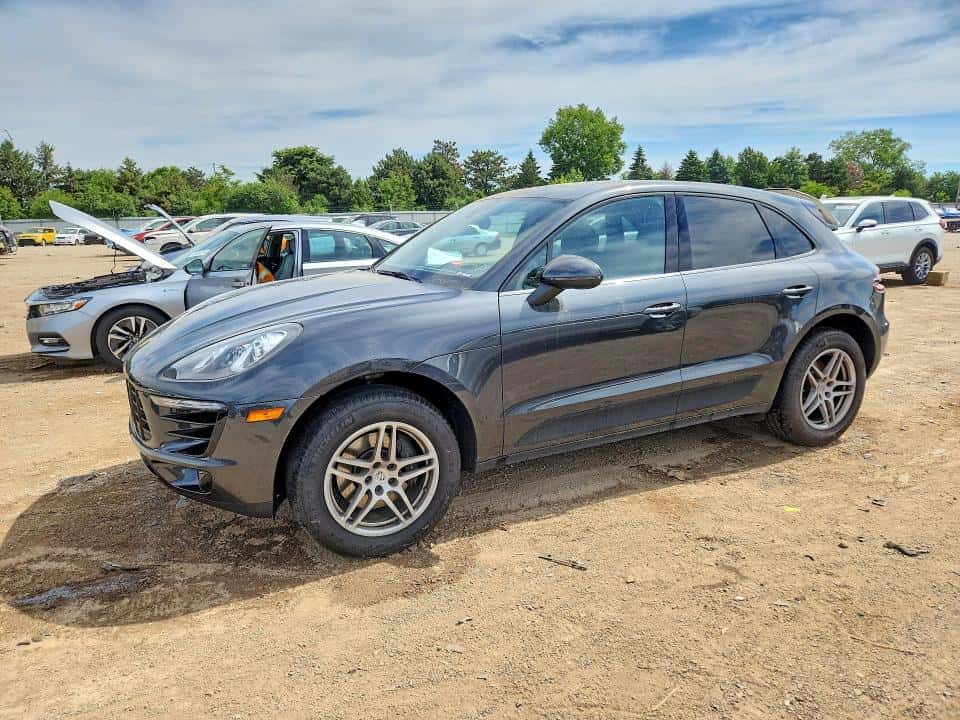 2017 PORSCHE MACAN