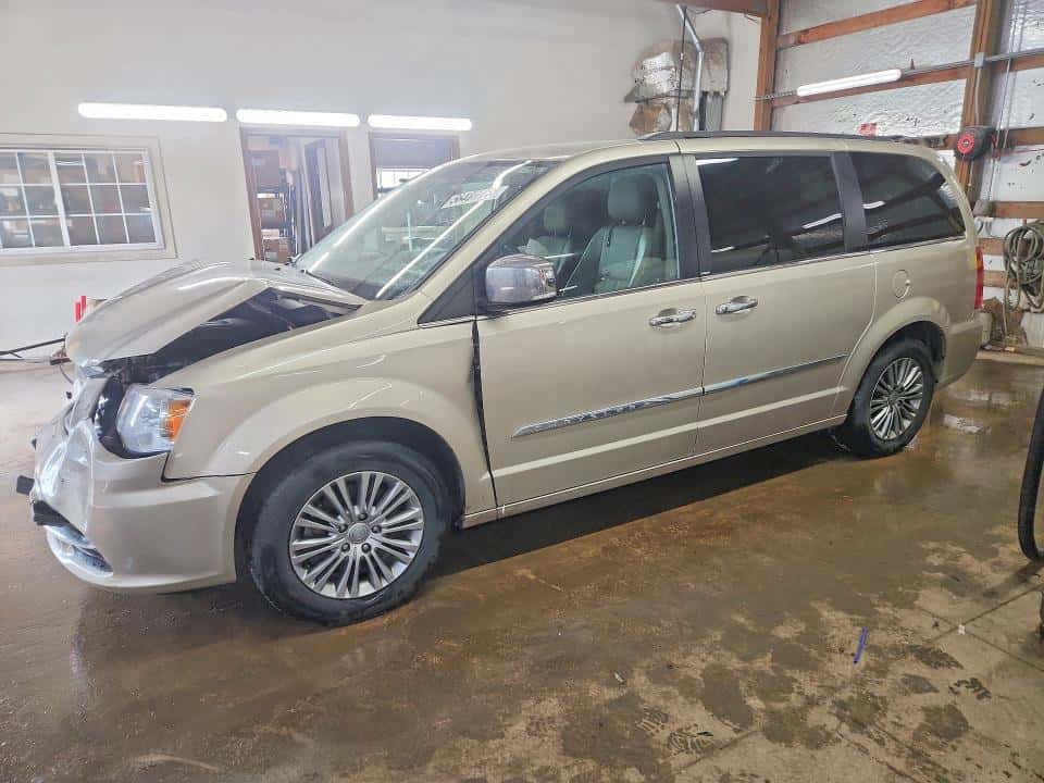 2014 CHRYSLER VOYAGER