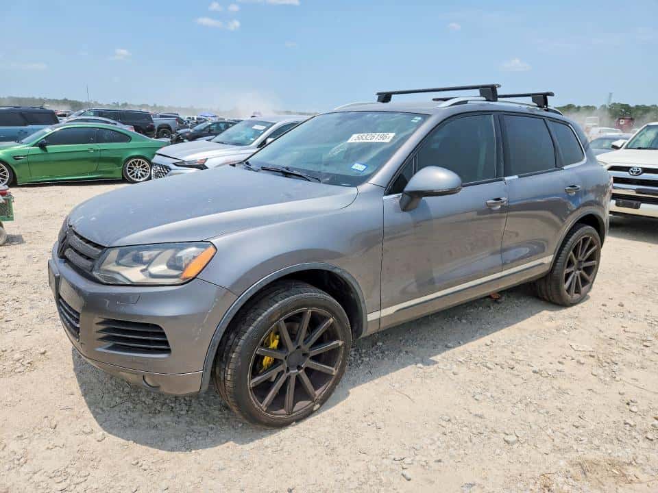 2011 VOLKSWAGEN TOUAREG
