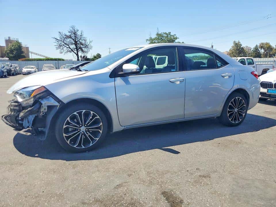 2015 TOYOTA COROLLA