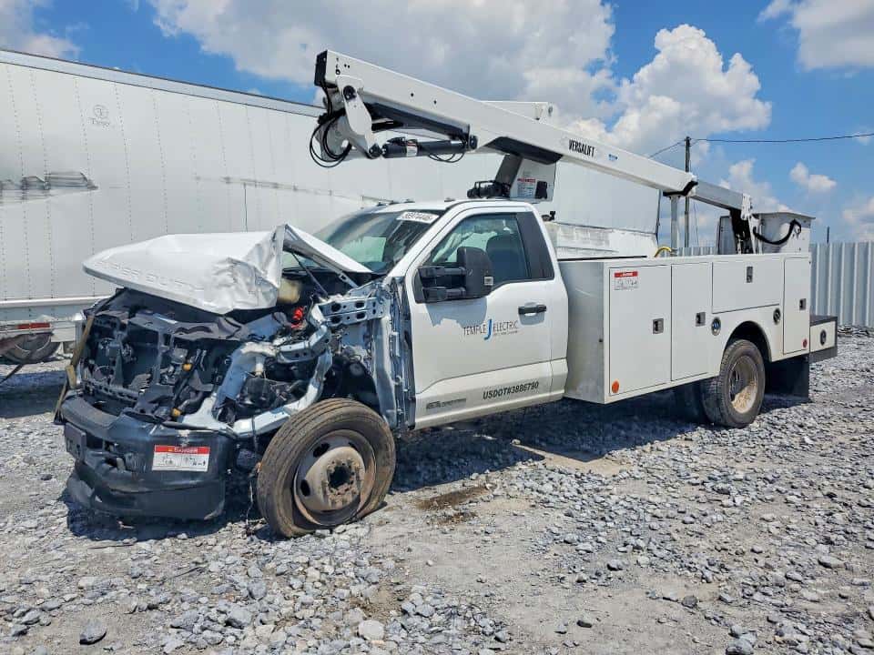 2023 FORD F550