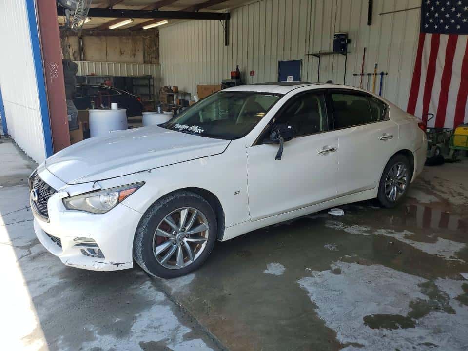 2015 INFINITI Q50