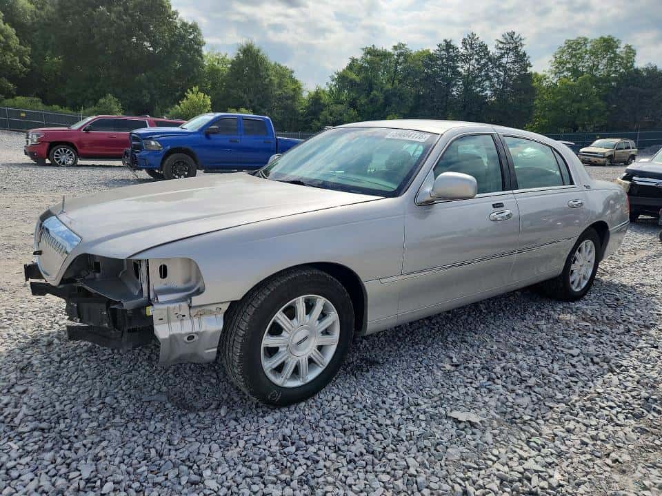 2008 LINCOLN TOWN CAR