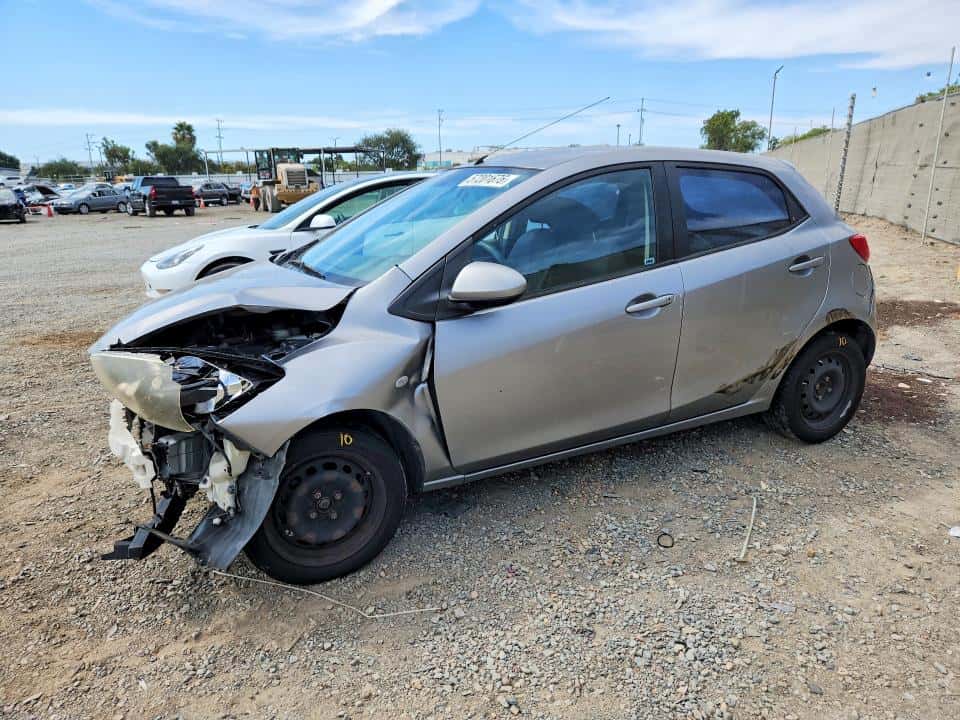 2014 MAZDA 2