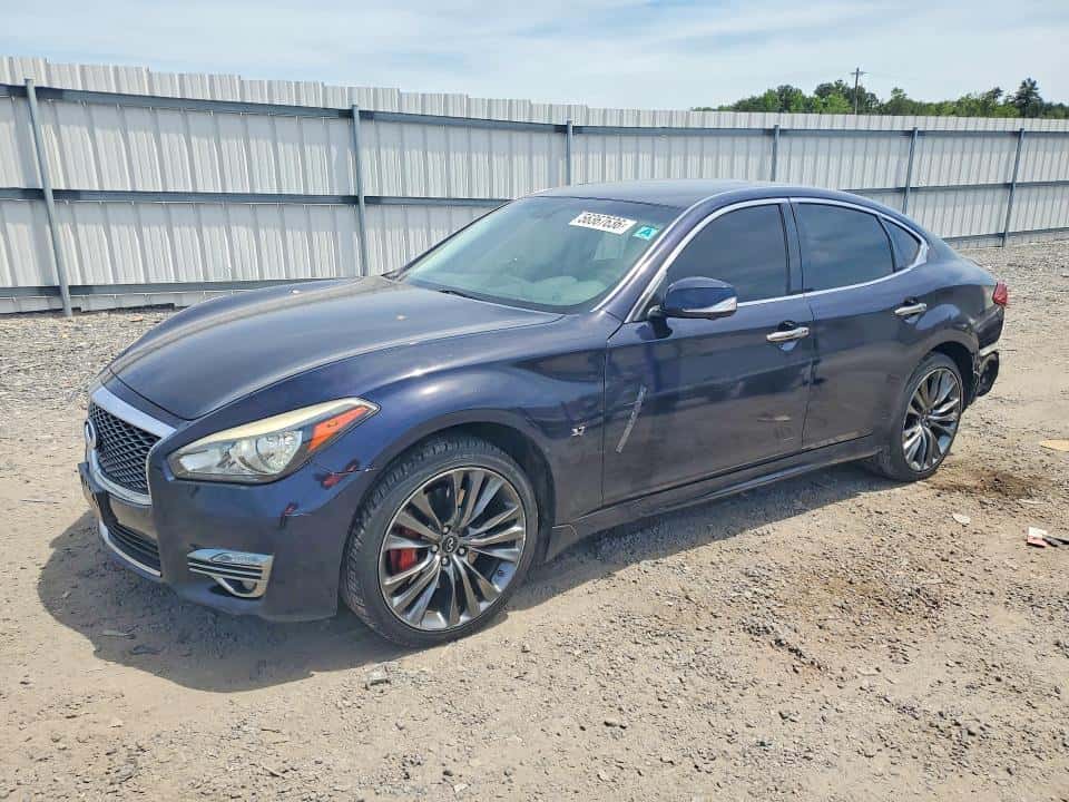 2016 INFINITI Q70